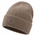 Bonnet en tricot brun avec revers côtelé