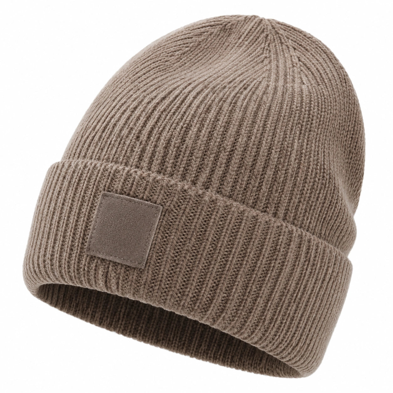 Bonnet en tricot brun avec revers côtelé